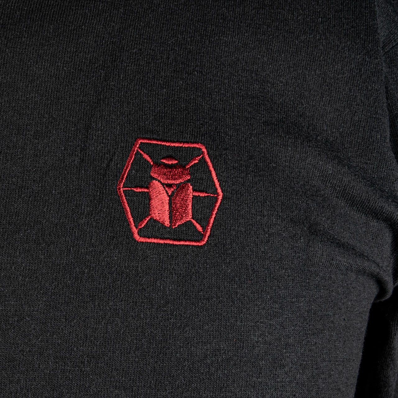 Kitanica Embroidered T-Shirt Small - Image 2