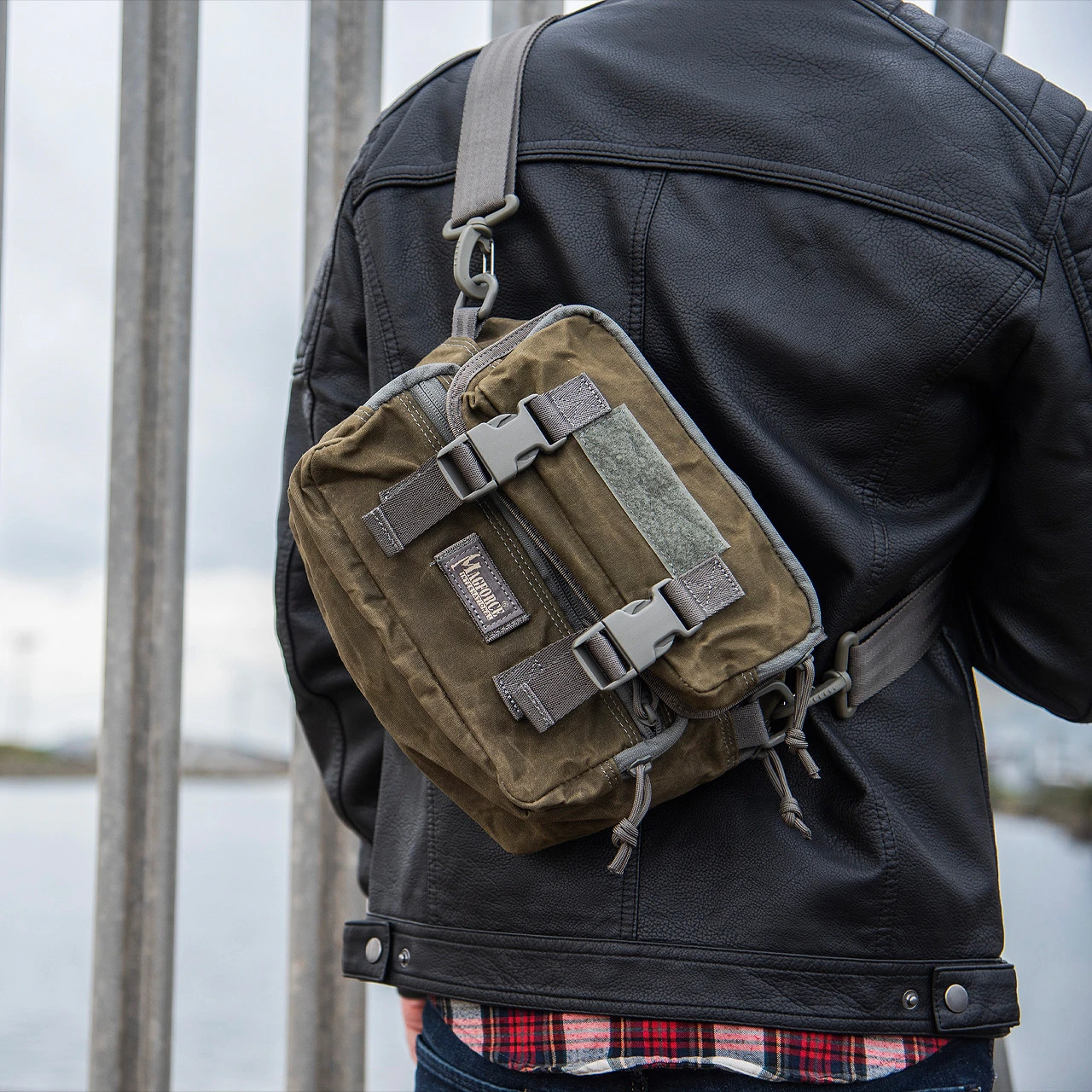 Magforce Survivor Shoulder Bag Waxed Canvas - Image 5